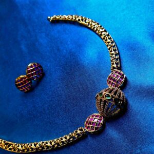 Ball gem jewellery set with colorful stones and intricate design