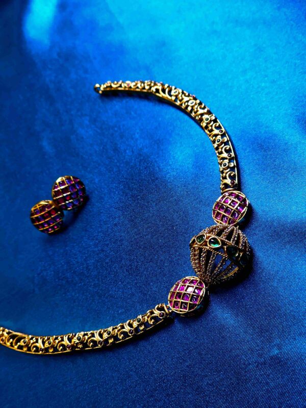 Ball gem jewellery set with colorful stones and intricate design