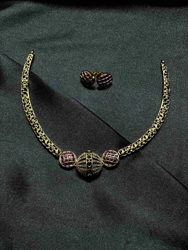Ball gem jewellery set featuring elegant design and shimmering stones