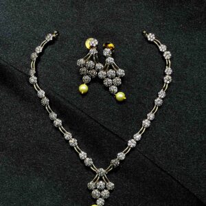 Grape design jewellery set with intricate purple and green beadwork