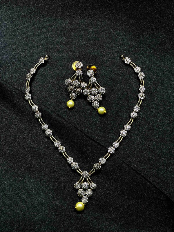 Grape design jewellery set with intricate purple and green beadwork