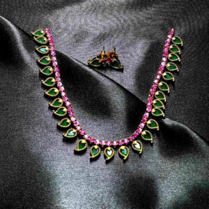Green leaf design jewellery set with necklace and earrings