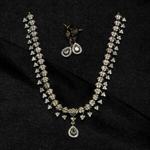 Half heart design jewellery set with earrings and necklace