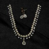 Half heart design jewellery set with earrings and necklace