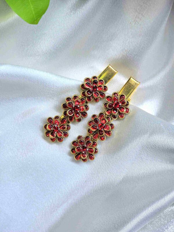 Maroon hair clip for women with elegant design