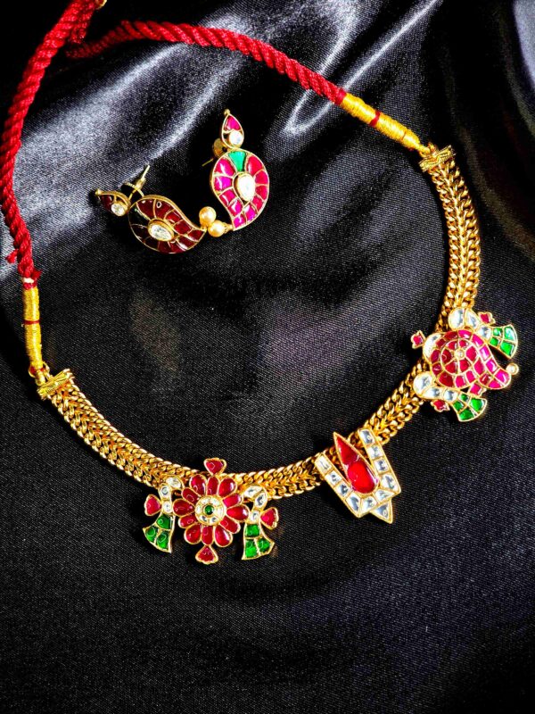 Namam jewellery set with traditional South Indian design