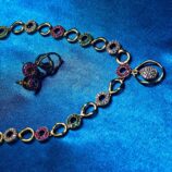 Oval design traditional jewellery set with necklace and matching earrings