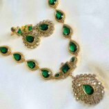 Single green gem jewelry set with necklace and earrings