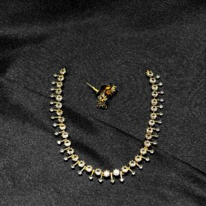 Single line design jewellery set featuring elegant and minimalistic style
