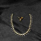 Single line design jewellery set featuring elegant and minimalistic style