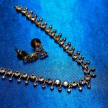 Single line design jewellery set with elegant necklace and matching earrings