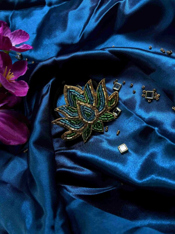 Lotus-hair-tie