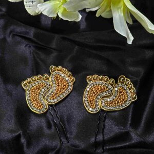 Baby foot design brooches