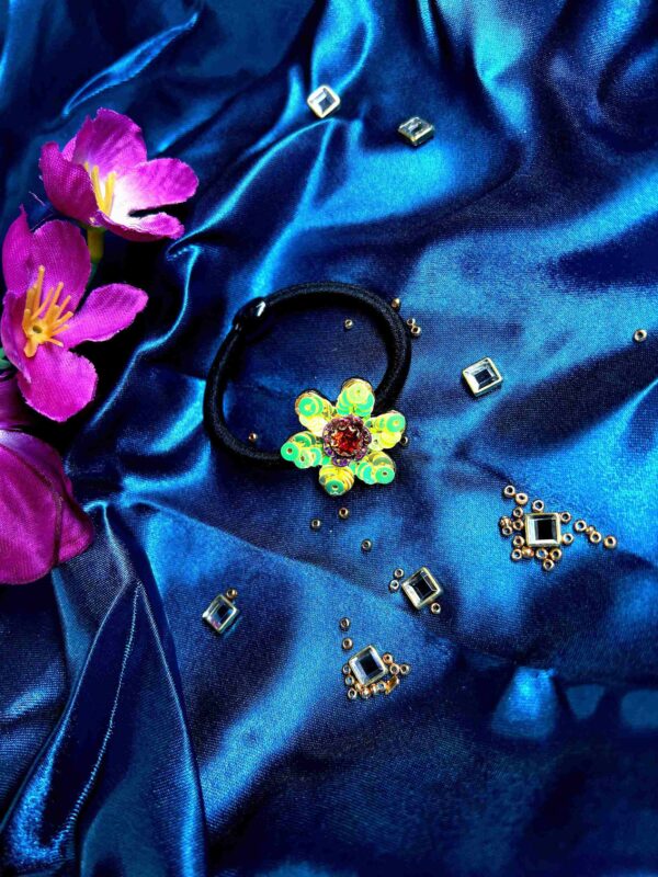 little-flower-hair-tie