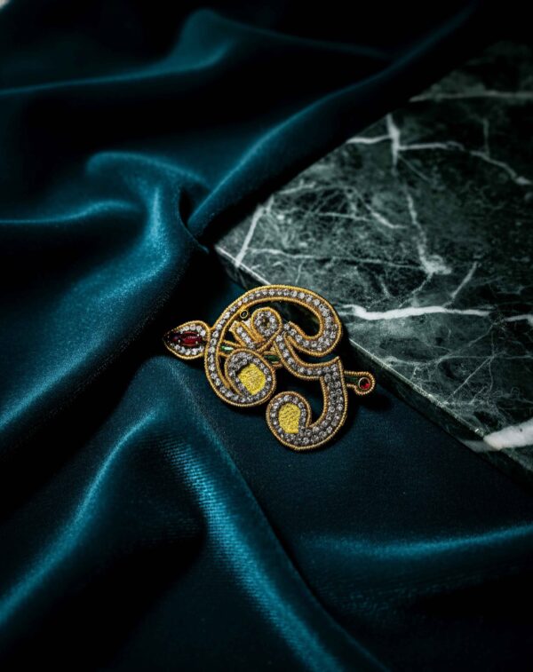 Ohm brooch Ohm brooch